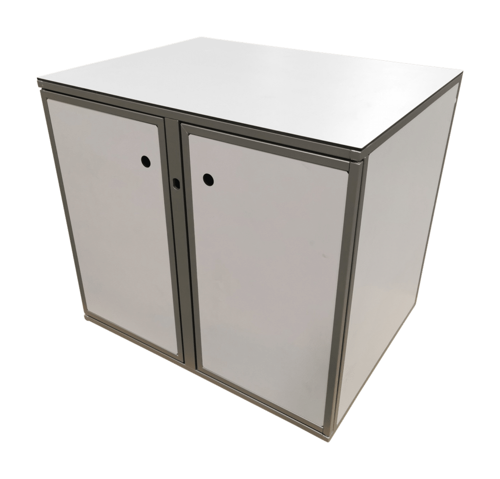 Cabinet with hinged doors