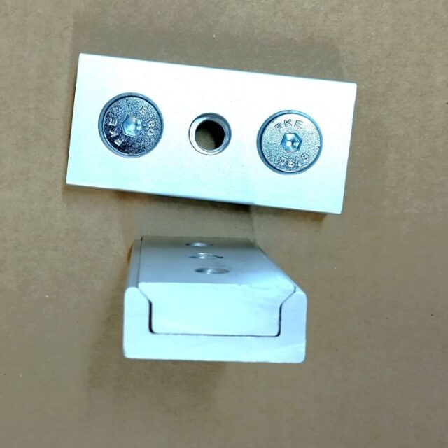 Mounting bracket for lifting column Linak DL2